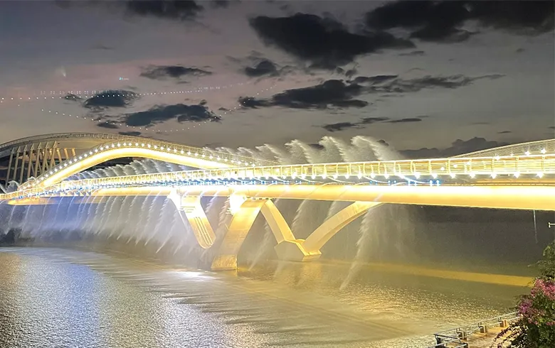 Lingshui River "Zhiyin" Landscape Bridge in Lingshui County, Hainan Province