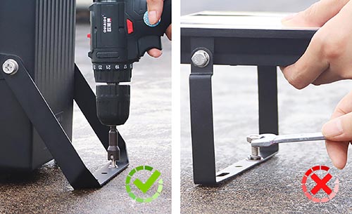 S01 solar flood light Installation 01.jpg